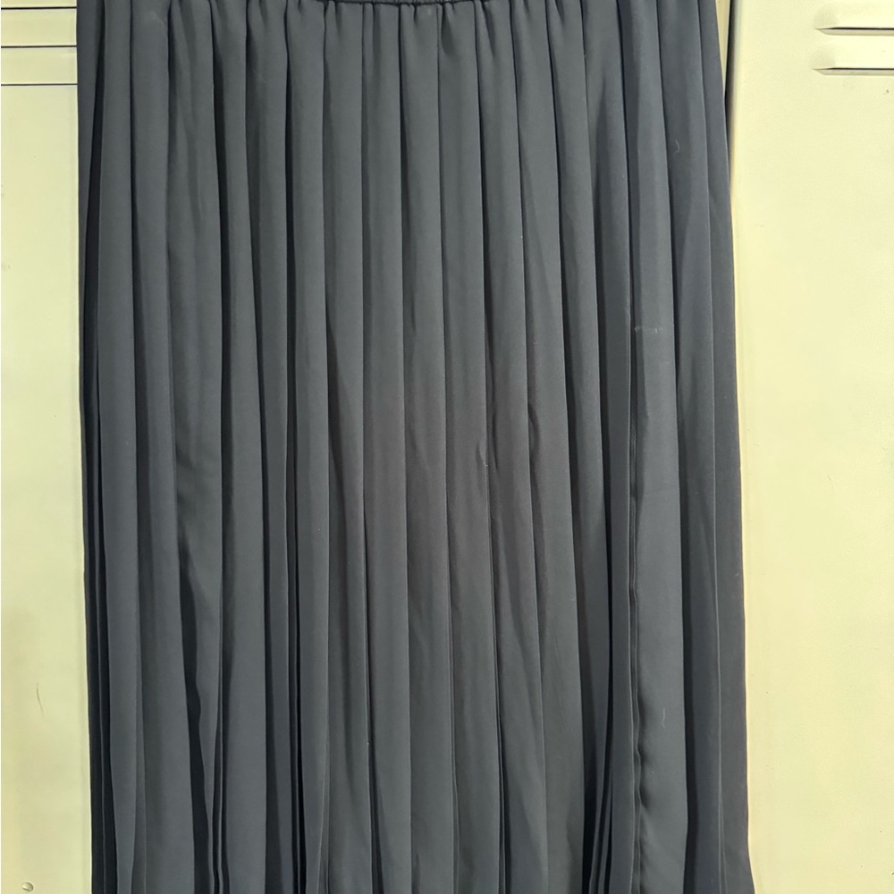 Elegant Navy Pleated Skirt
